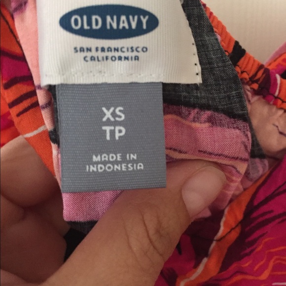 Old Navy Floral lightweight romper XS - Picture 3 of 3